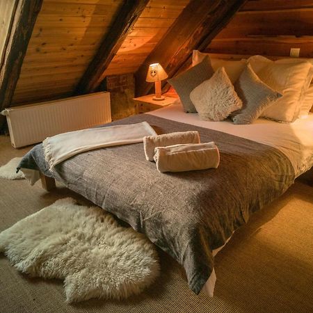 Chez Bear Bed and Breakfast Briançon Exteriör bild