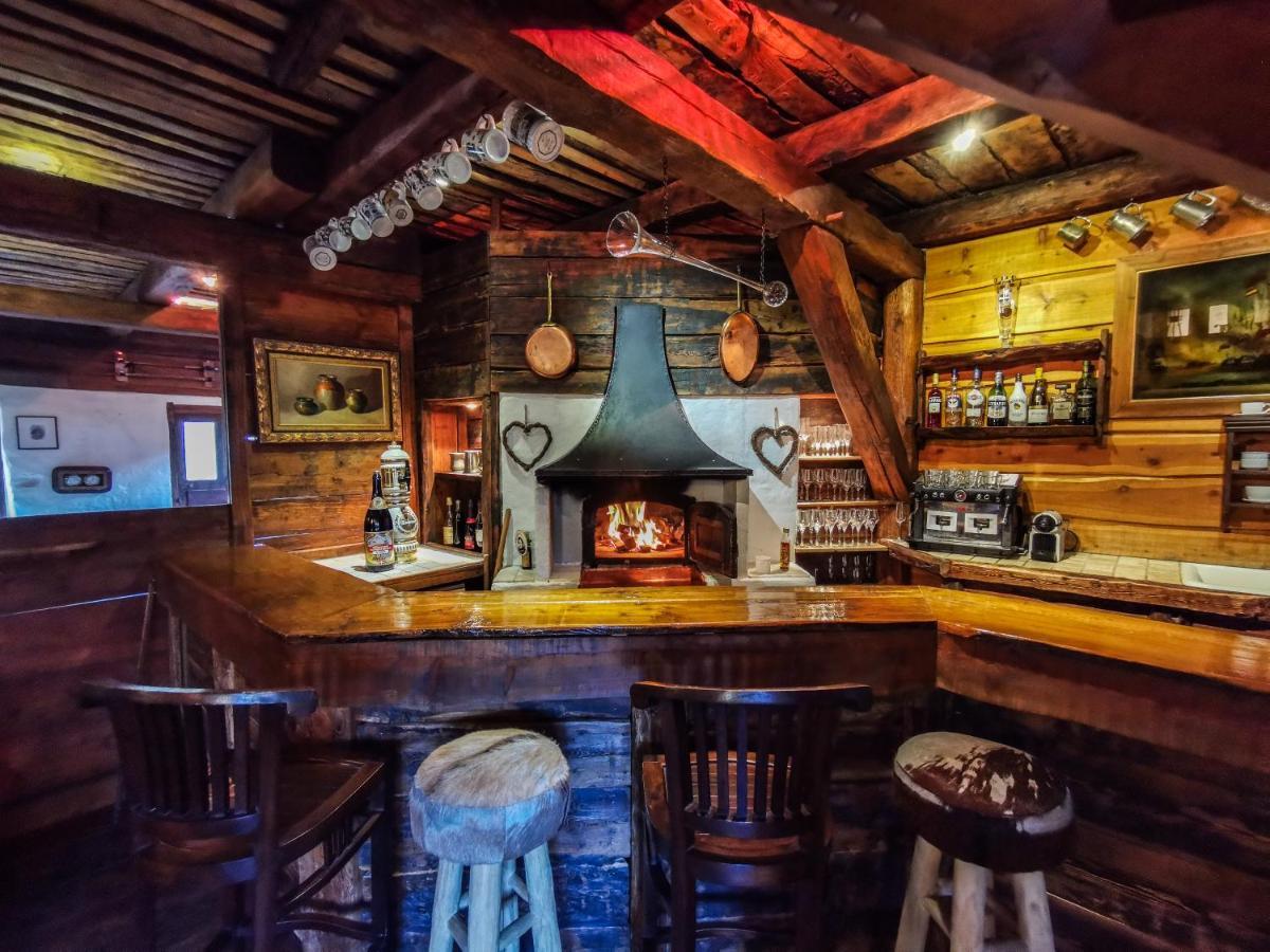 Chez Bear Bed and Breakfast Briançon Exteriör bild
