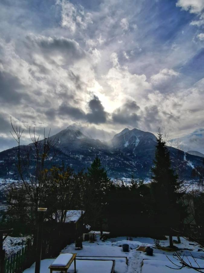 Chez Bear Bed and Breakfast Briançon Exteriör bild