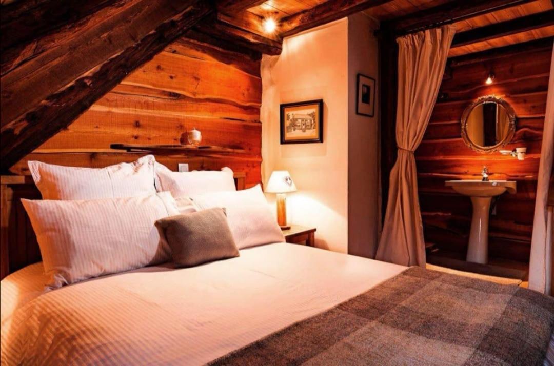Chez Bear Bed and Breakfast Briançon Exteriör bild